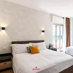 Barirooms - Petruzzelli * باري